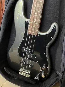 Squier Affinity Series Precision Bass