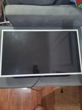 Jual TV SHARP Analog 32 Inch warna putih & hitam Tipe LC 32LE1851 WH