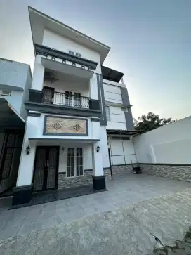 FAIRUZ RESIDENCE JALAN SEROJA 3 LANTAI NEGO