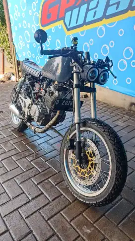 Tiger 2000 Caferacer