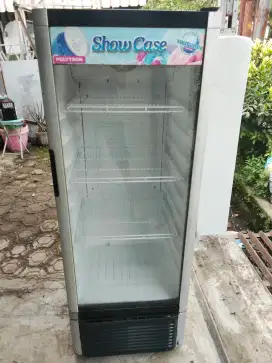 Show case Polytron 3 rak dingin normal
