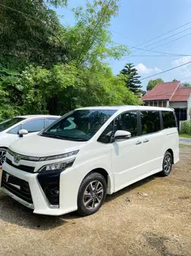 Toyota Voxy 2.0 Thn. 2018 (NIK : 2017)