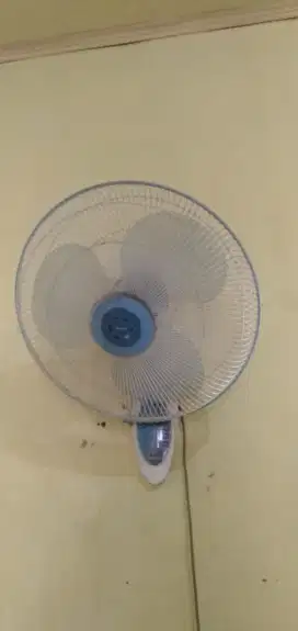 Di jual kipas anggin Miyako besar murah aja wa dan hp