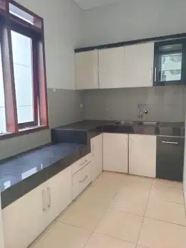 Rumah tinggal siap huni singgasana pradana bandung sewa murah