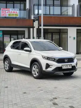 LOW KM!!! Honda WRV 1.5 E CVT 2023 - Putih