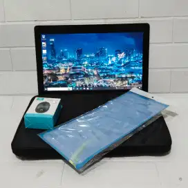Asus X453MA 
Intel Celeron CPU N2840 
Ram 8 GB /500 GB