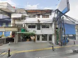 Toko 3Lt Luas 67m2 Strategis Pinggir Jalan Raya Kebayoran Baru