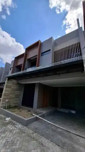 Rumah Modern Kontemporer Dalam Ringroad Belakang Ambarukmo Plaza