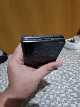 Samsung Galaxy Z Fold 5 12 / 256 Minus di desk TT bs yaaa jual cepat