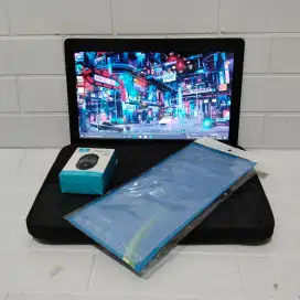 Asus X453MA 
Intel Celeron CPU N2840 
Ram 8 GB /500 GB