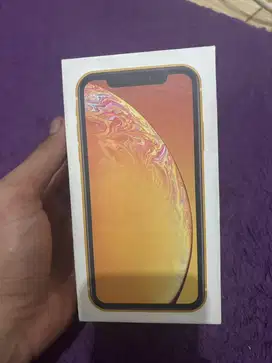Box iPhone XR yellow