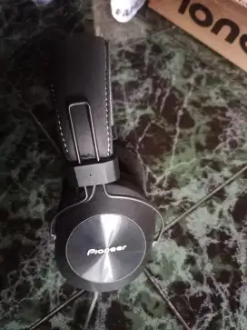 Headphones Pioneer