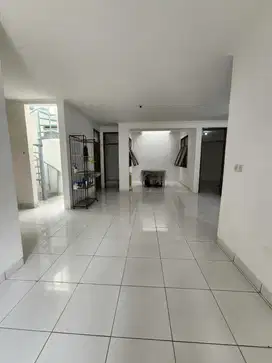 Disewakan Rumah Siap Huni di Perumahan Taman Sakura Indah