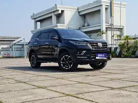 Toyot Fortuner 2.8 GR Sport 2022 Km 29rb Tangan 1