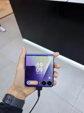 PRE ORDER GALAXY Z FLIP 7