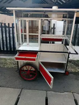 Gerobak alumunium bekas gorengan ( nego tipis)