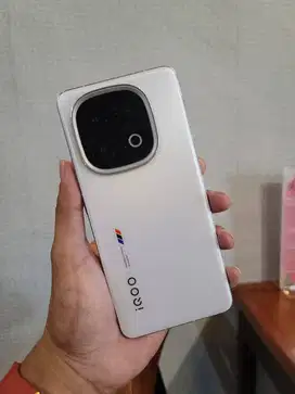 VIVO IQOO 13 (16/512) - Alpha