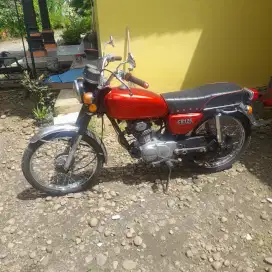 Honda CB 125 tahun 1976