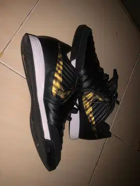 SEPATU FUTSAL NIKE