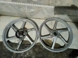 Velg orisinil Yamaha Jupiter z 2006 cashwhell ORI Yamaha komplit