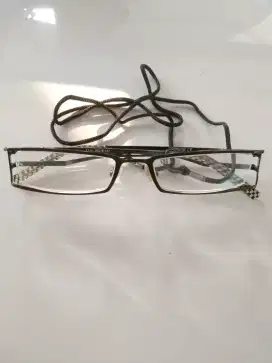 Kacamata Cosmopolitan
