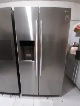 Dijual kulkas 2pintu ice maker merk LG normal
