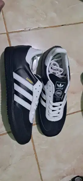 Adidas u 41 made in Vietnam