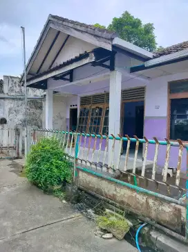 Rumah di Tamanbaru, Belakang Warung Mbok Judes