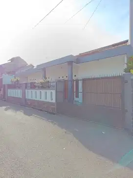 Disewakan/dikontrakan rumah Margahayu