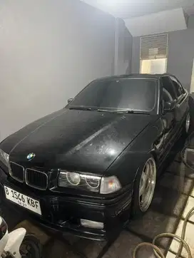 BMW 320i 1996 Bensin