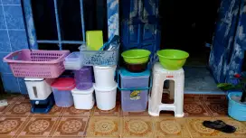 Peralatan ember dan wadah