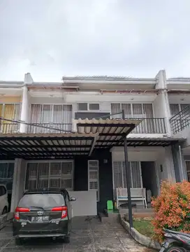 Rumah Cibubur Country
