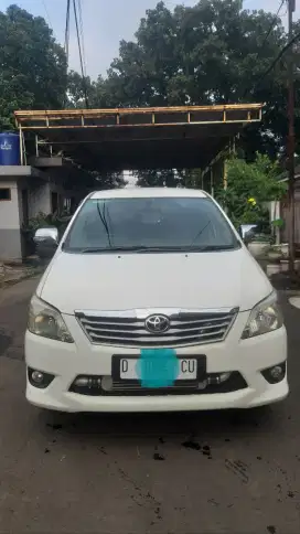 Jual Toyota kijang inova diesel turbo AT th 2011 new model