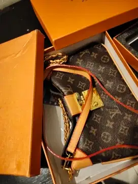 Paket tas dan dompet murah, masih dalam doss