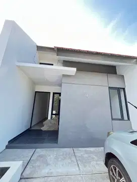 Rumah Baru Dengan Ceiling Tinggi 5 Meter LT 100 Harga 800 Juta