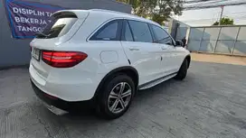 Mercedes-Benz GLC200 2019 Bensin