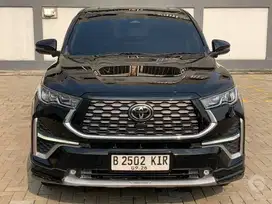 Toyota Zenix 2.0 Q Modelista Hybrid AT 2023 Hitam PREMIUM B2502KIR