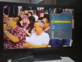 Tv Led 32 Panasonic + STB Digital murah,
TH-L32XM5G