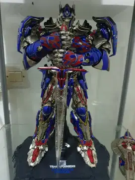 TRANSFORMERS OPTIMUS PRIME