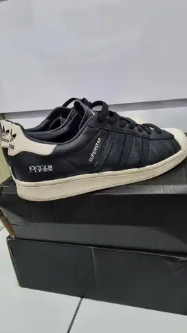 Adidas superstar size 42