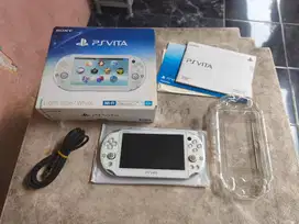 PlayStation PS Vita Slim Light Blue Fullset 64GB 03