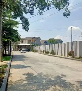 DISEWAKAN CEPAT JARANG ADA RUMAH KOTA BALI RESIDENCE DEKAT KBP