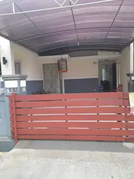 Rumah SHM luas 165 di taman galaxy Bekasi Barat dekat 3 pintu tol