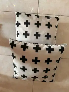 2 Buah Bantal Kursi Sofa 40 x 40 cm