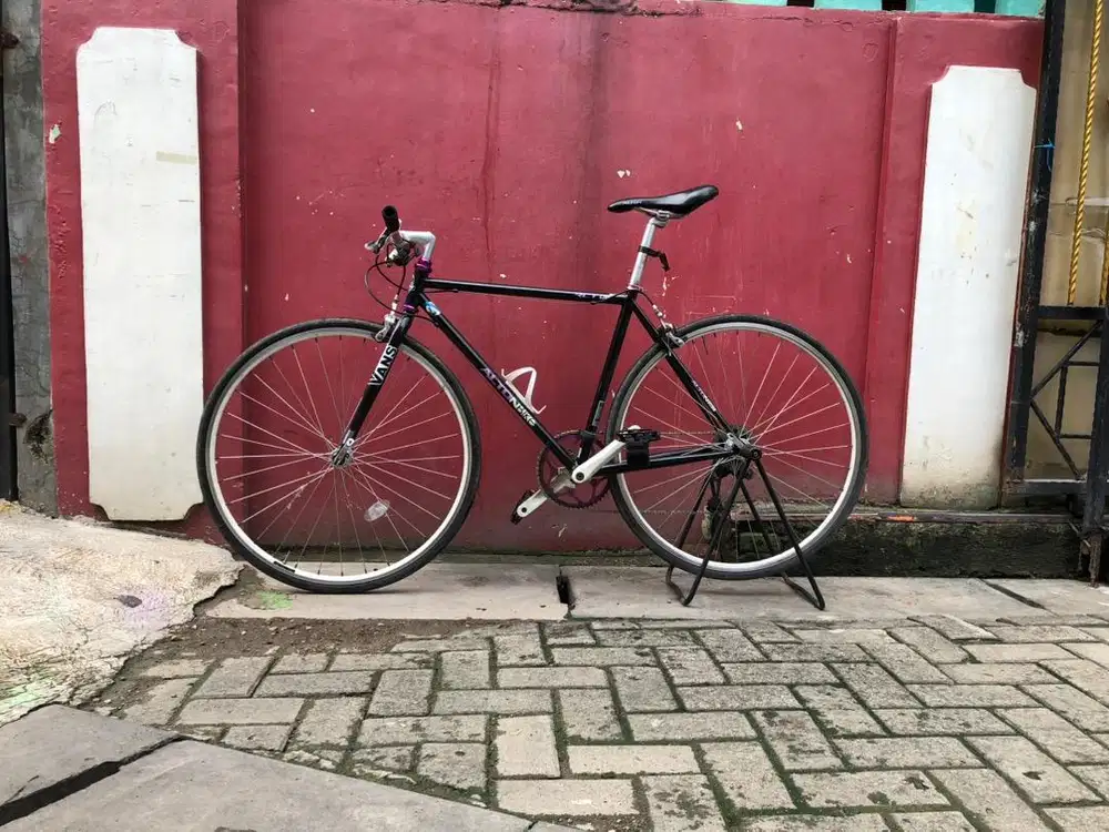 Hybrid bike,sepeda