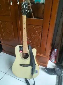 Dijual cepat gitar kondisi cukup baik