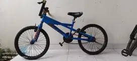 Sepeda anak bekas