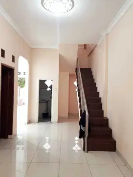 Dijual Rumah di Cluster Edelweis Taman Royal Tangerang