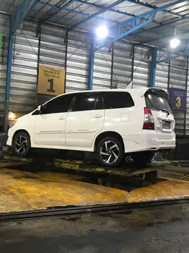 Toyota Innova G Luxury 2012