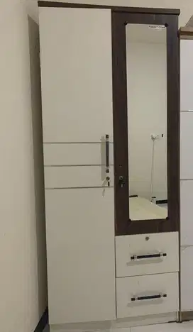 Lemari 2 pintu kondisi masih sangat bagus